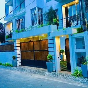 8+ 3*, Negombo Sri Lanka